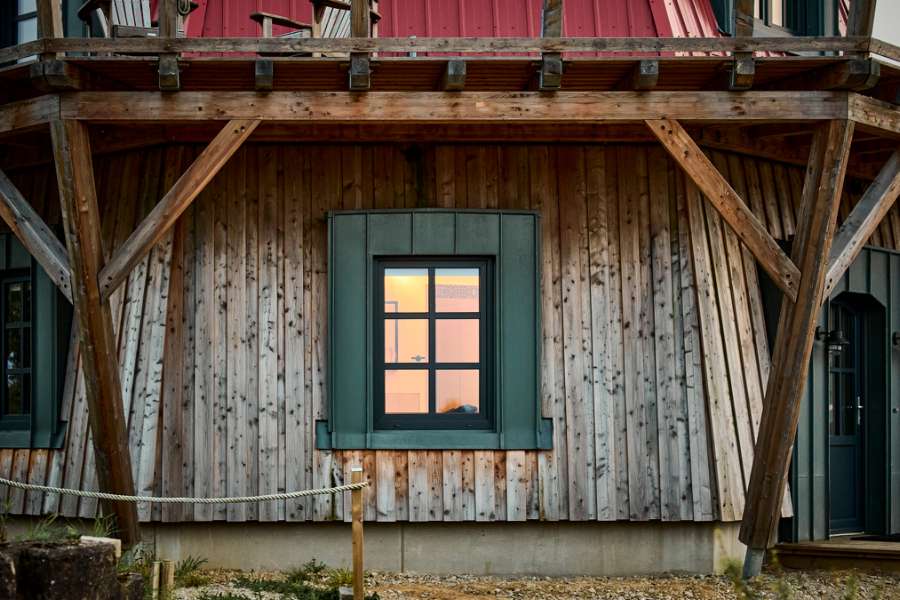 Historisk mølle får nyt liv med pandeplader, An der Fähre 3, 25573 Beidenfleth, Tyskland